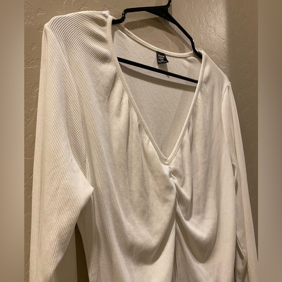 SHEIN White Long Sleeve Tee Top - Picture 2 of 5
